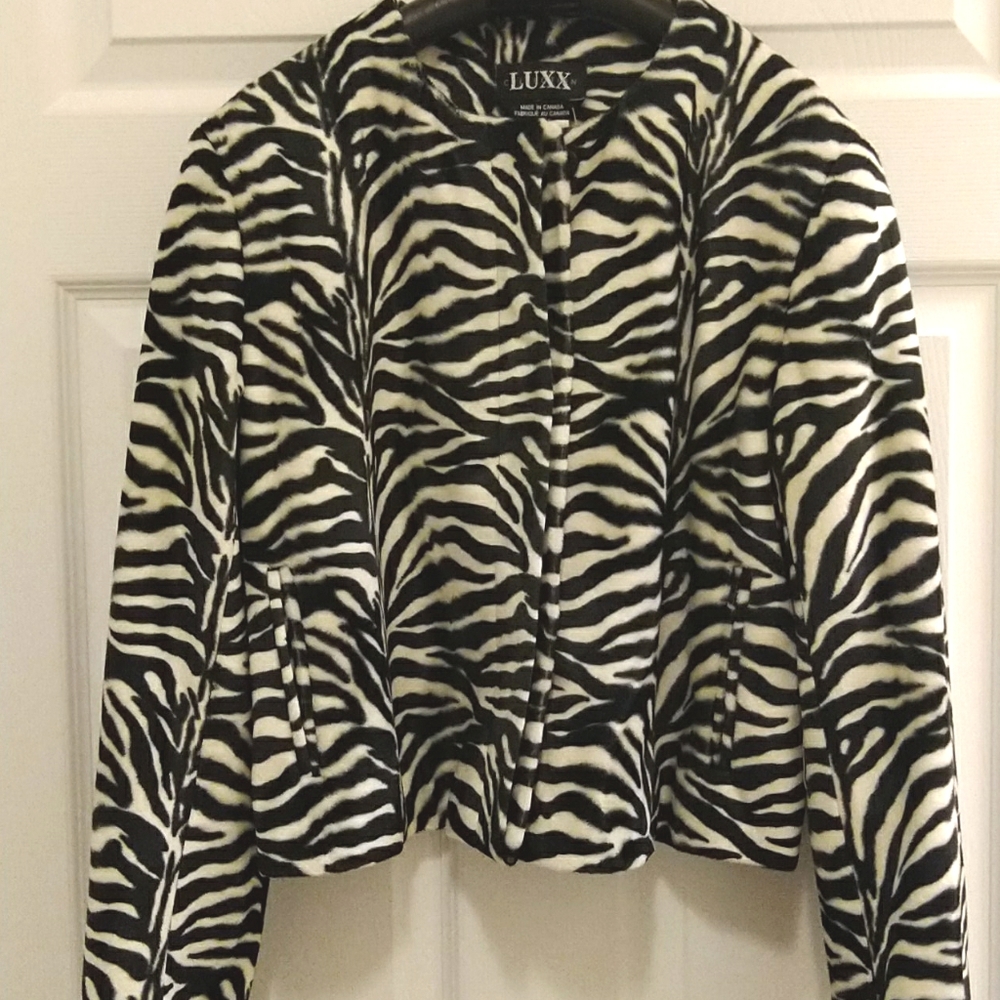 LUXX Jacket NWOT
